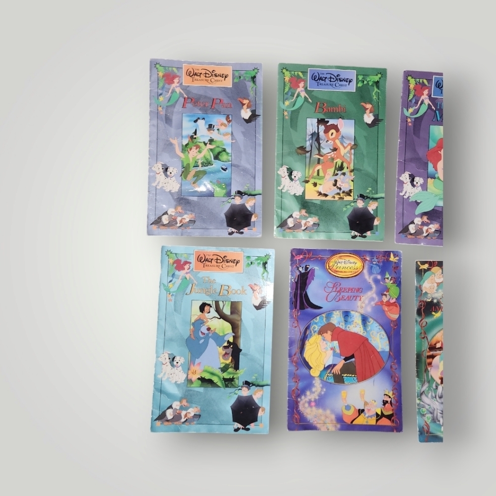 Vintage The Walt Disney Treasure Chest Book Collection Set of 8 Large Ov… - Picture 10 of 16